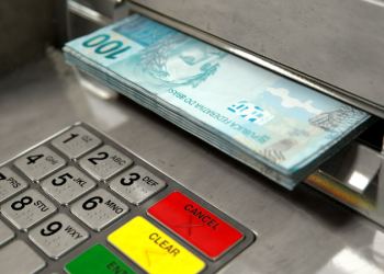 Servidores de Campos e SJB recebem salário nesta sexta-feira