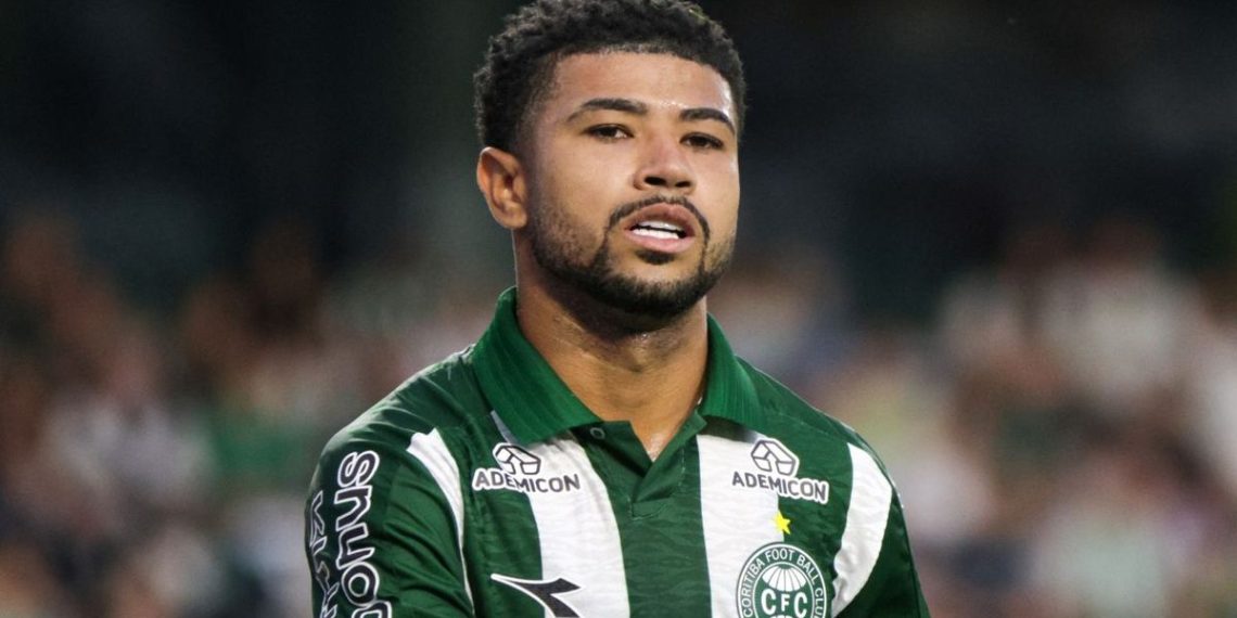 “Tem que ter coragem para jogar no Coritiba”, dispara Ronier após derrota