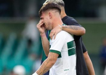 Ex-Athletico exalta Operário após eliminação sobre o Coritiba