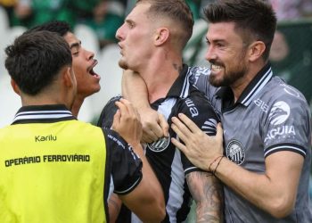 Coritiba cai nos pênaltis e Operário é o primeiro finalista do Paranaense