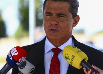 Exército diz ao STF que general pode receber visita íntima na prisão