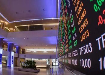 Bolsa cai mais de 2% em dia de forte correção no mercado