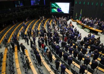 Motta promete avançar sobre escala 6×1 e trabalho por aplicativos