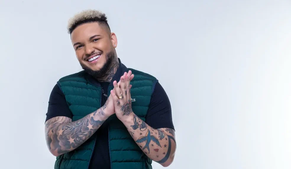 Cantor Suel será a atração surpresa a se apresentar neste sábado em SJB