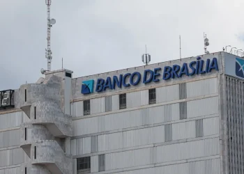 Técnicos da Câmara Legislativa recomendam rejeitar projeto sobre BRB