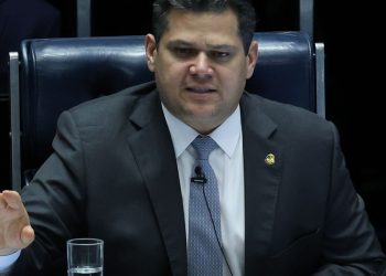 Alcolumbre mantém sessão da CPMI do INSS que quebrou sigilo de Lulinha