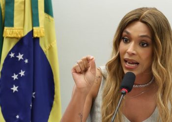 Deputados pedem cassação de Fabiana Bolsonaro por blackface na Alesp