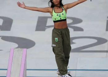 Rayssa Leal avança à final e vai lutar pelo tri no Mundial de skate