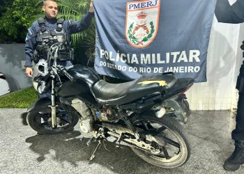 Adolescente com moto roubada é apreendido pela PM em Campos