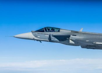 Lula batiza primeiro caça Gripen produzido no Brasil