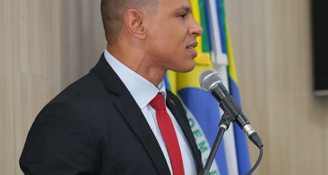 Câmara de Campos aprova Moção de Apoio apresentada por Maicon Cruz em defesa do piso nacional para funcionários da educação