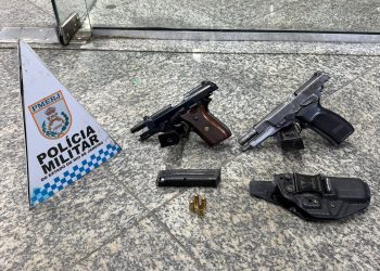 Polícia prende suspeito com pistolas em cesta de bicicleta em Campos