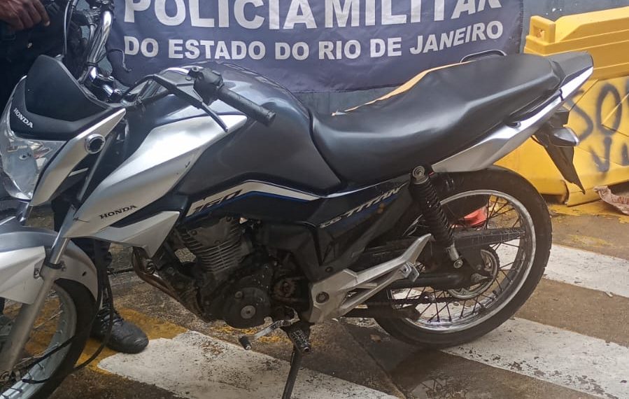 Polícia recupera moto que teria sido roubada em Guarus