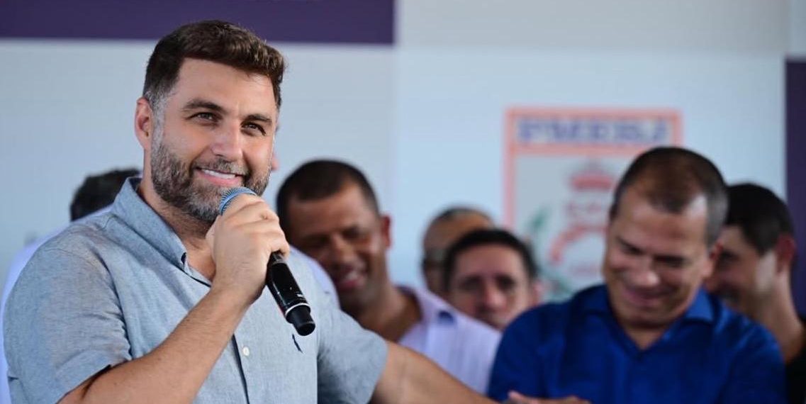 Wladimir confirma renúncia e convida população para transmissão de cargo no dia 2