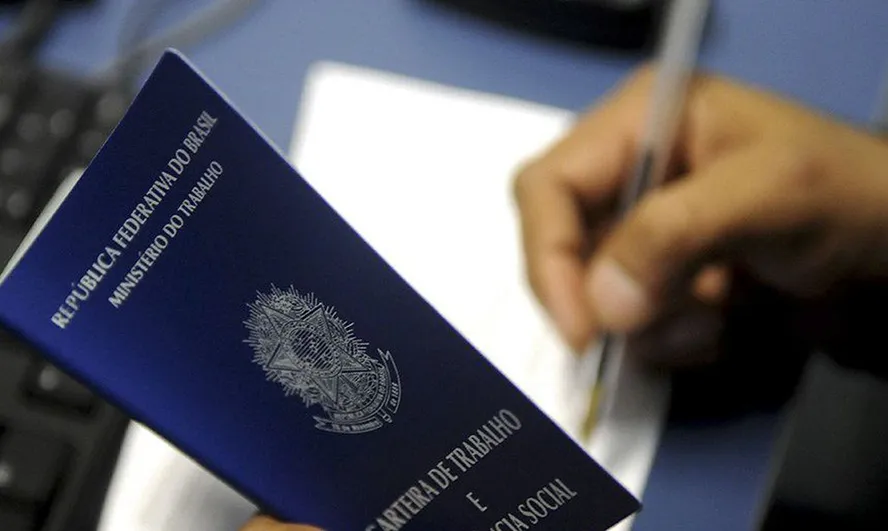 Governo do Estado divulga mais de 2,4 mil vagas de emprego formal, estágio e jovem aprendiz
