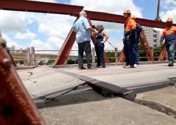Equipes da Prefeitura e do Estado realizam vistoria na Ponte Barcelos Martins nesta sexta-feira