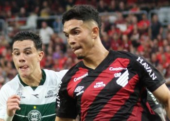 Zagueiro de 18 anos lidera estatísticas e se consolida no Athletico