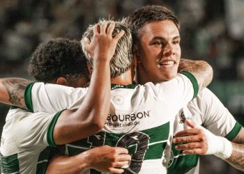 Athletico perdeu no Maracanã, e o Coritiba voltou a ganhar no Alto da Glória