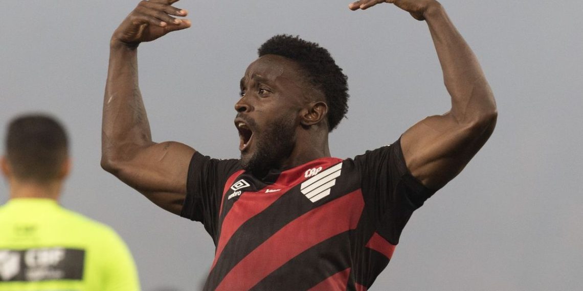 Athletico marca gol relâmpago contra o Cruzeiro e volta a vencer antes do clássico