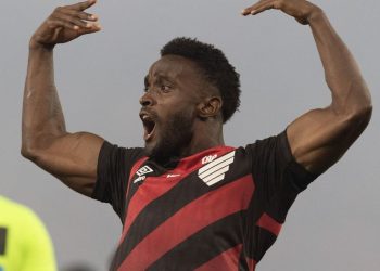 Athletico marca gol relâmpago contra o Cruzeiro e volta a vencer antes do clássico