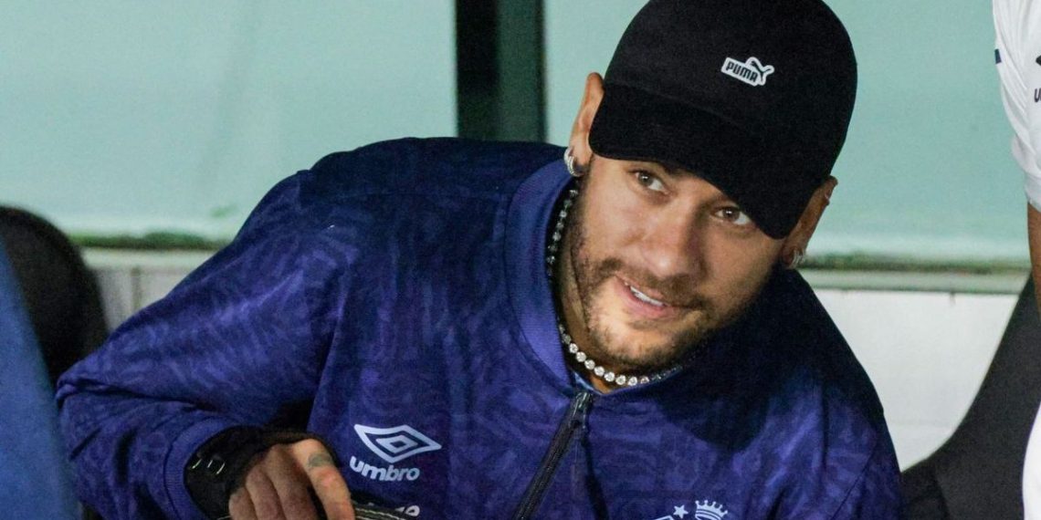 Neymar vilão? Coritiba vai reencontrar craque contra o Santos; veja retrospecto