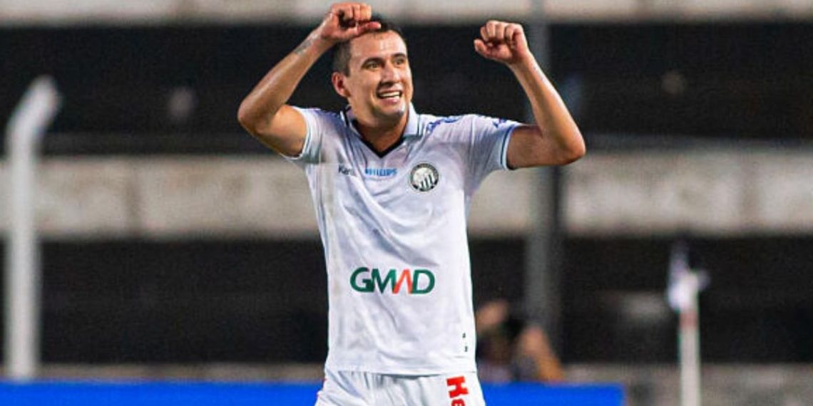 Ídolo do Athletico decide para o Operário na estreia da Série B