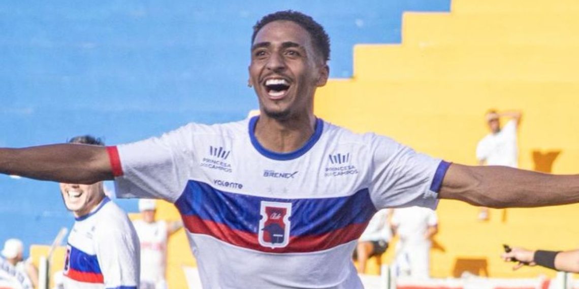 Paraná Clube aproveita bolas paradas, vence e afasta fantasma na Segunda Divisão