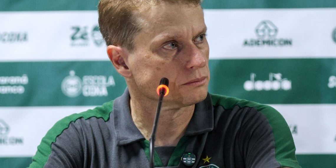 Coritiba empresta jogador da base para clube da Série C