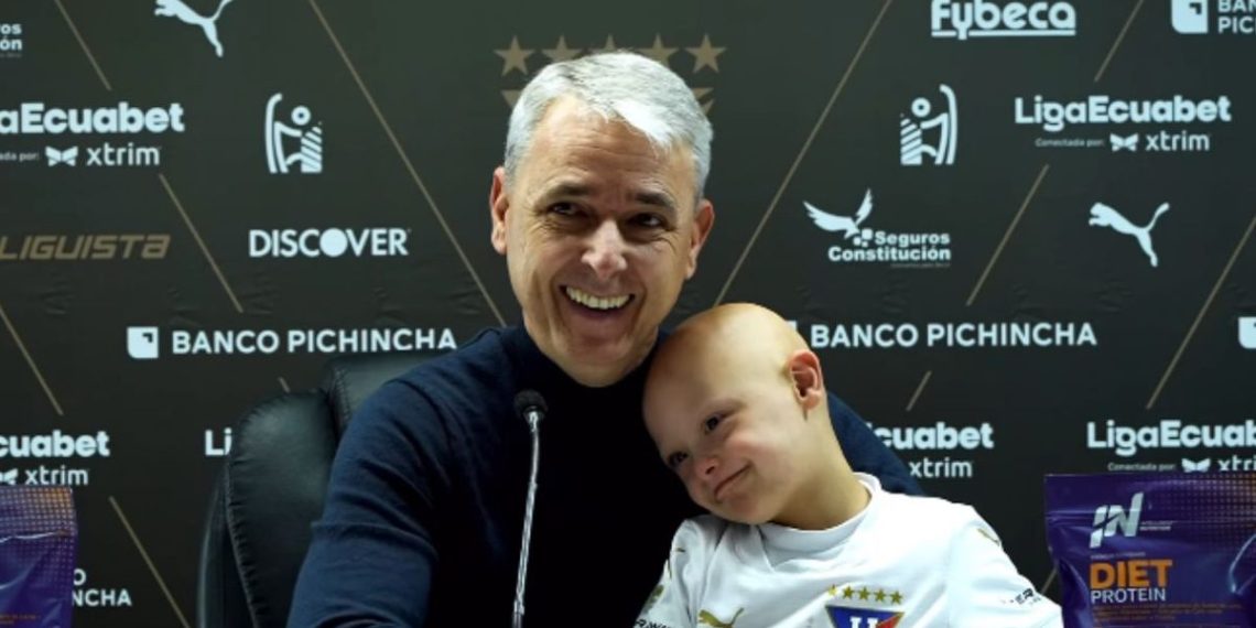 Técnico campeão pelo Athletico emociona com mensagem importante em entrevista