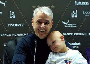 Técnico campeão pelo Athletico emociona com mensagem importante em entrevista