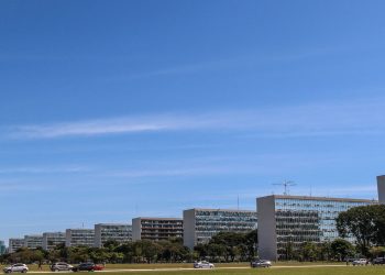 Governo bloqueia R$ 1,2 bi do Executivo e R$ 334 mi de emendas