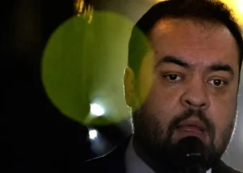 TSE condena Cláudio Castro e ex-governador fica inelegível até 2030