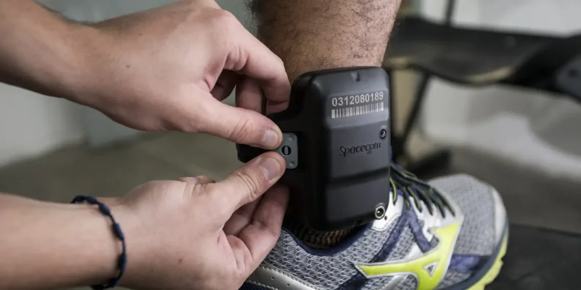 Câmara aprova uso obrigatório de tornozeleira por agressores de mulher