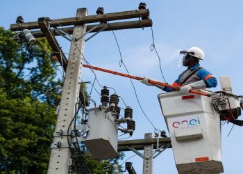 Enel anuncia 950 vagas para eletricistas em todo o estado