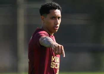 Athletico transforma Arena da Baixada em trunfo no Brasileirão