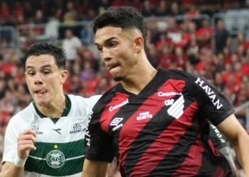 Clube da Inglaterra prepara proposta por promessa do Athletico