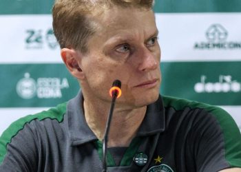 Promessa do futsal ganha chance no Coritiba e recebe elogios de Seabra