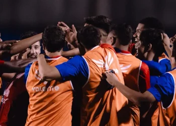 Paraná Clube vence o Araucária como “visitante” e segue líder na Segundona