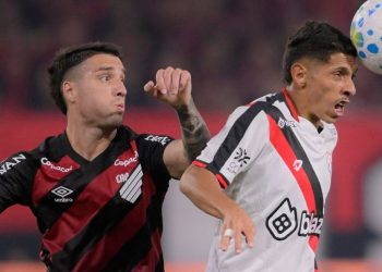 Sem inspiração, Athletico estreia mal e perde chance de abrir vantagem contra o Atlético-GO