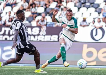 Coritiba vacila, aumenta jejum, mas evita o pior no Brasileirão