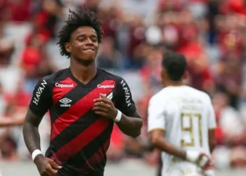 Clube europeu chega a acordo por Bruninho, promessa do Athletico