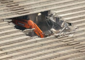 Athletico inicia demolição em setor interditado da Arena da Baixada