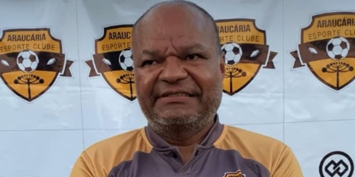 Adversário do Paraná Clube na Segundona anuncia saída de técnico