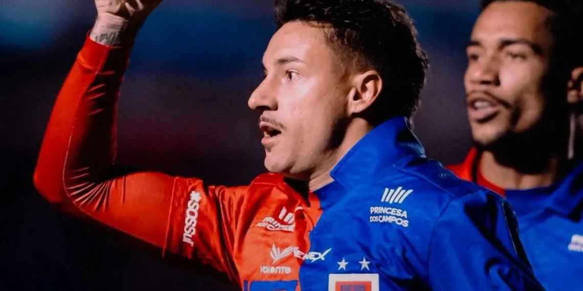 Tcheco indica time titular do Paraná Clube para o mata-mata