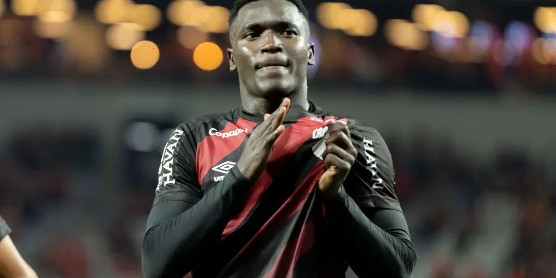 Viveros vira herói e explode a Baixada em noite épica do Athletico