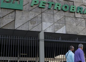 Petrobras bate novo recorde na produção de barris de petróleo e gás