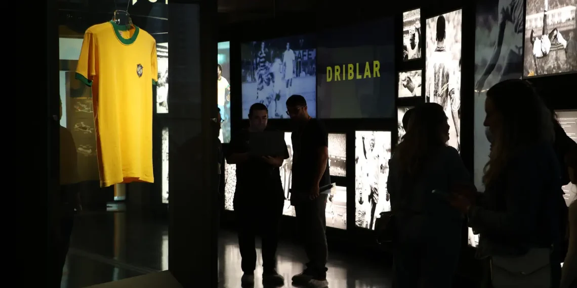 Museu do Futebol lança exposição sobre camisas da seleção brasileira