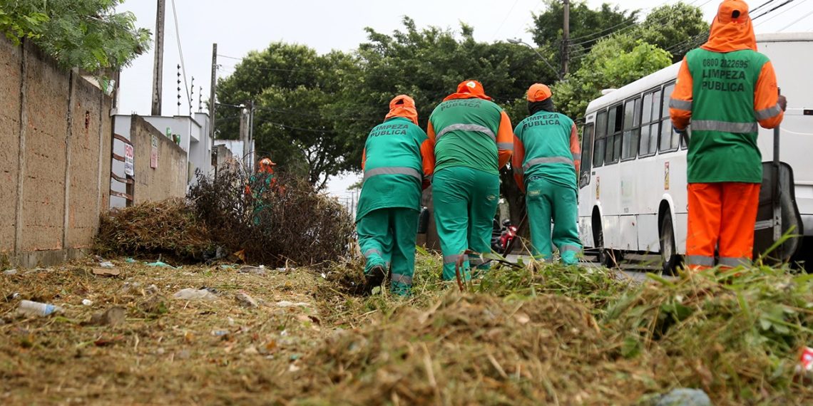 Mutirões de limpeza expõem falhas da Vital em Campos
