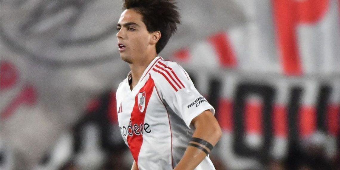Ex-Athletico, promessa brasileira do River Plate se aproxima de retorno após grave lesão