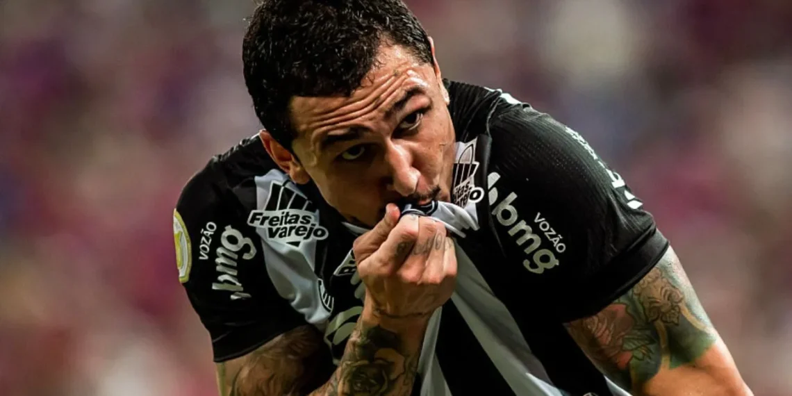 Ex-Athletico e atacante são afastados por Mozart no Ceará